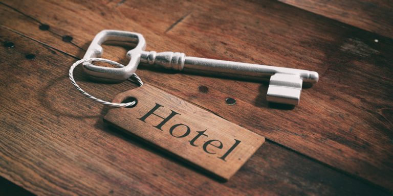 Schlüssel mit Hotelanhänger