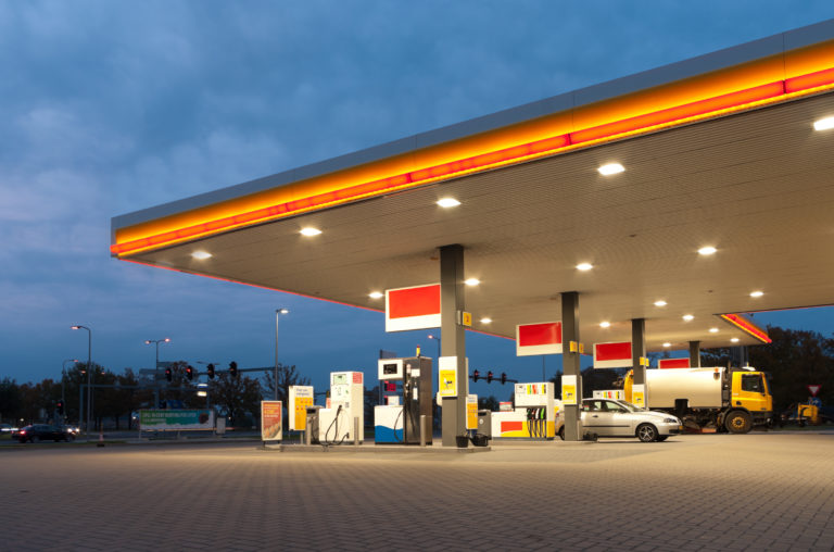 Tankstelle am Abend