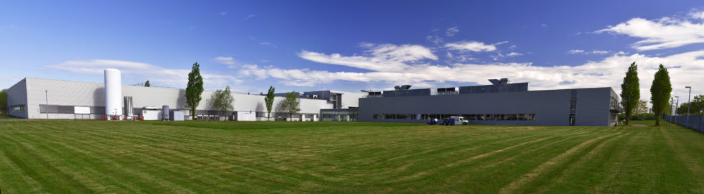 Panoramabild eines Fabrikgebäudes
